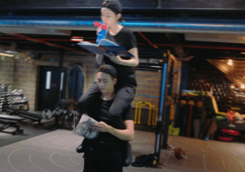 娜扎,你干脆别演戏了 直接 住在杂志里 好了